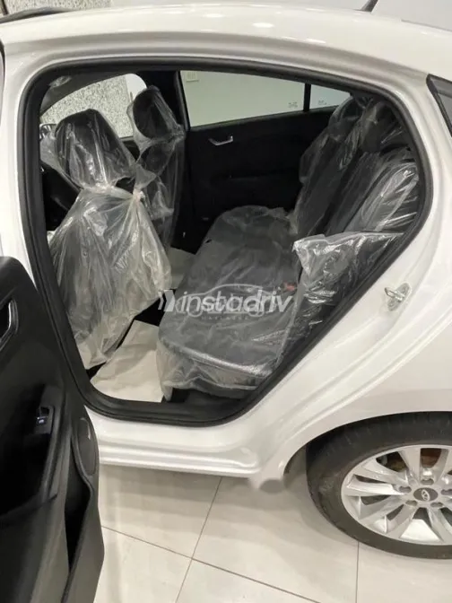 Chery Arrizo 5 2025 White Used for Sale - 6