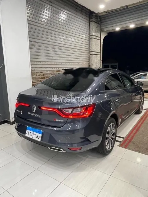 رينو ميجان 2026 أزرق غامق مستعملة للبيع - 4