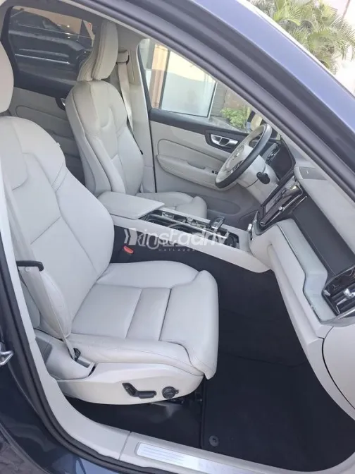 Volvo XC60 2025 Dark Blue Used for Sale - 4
