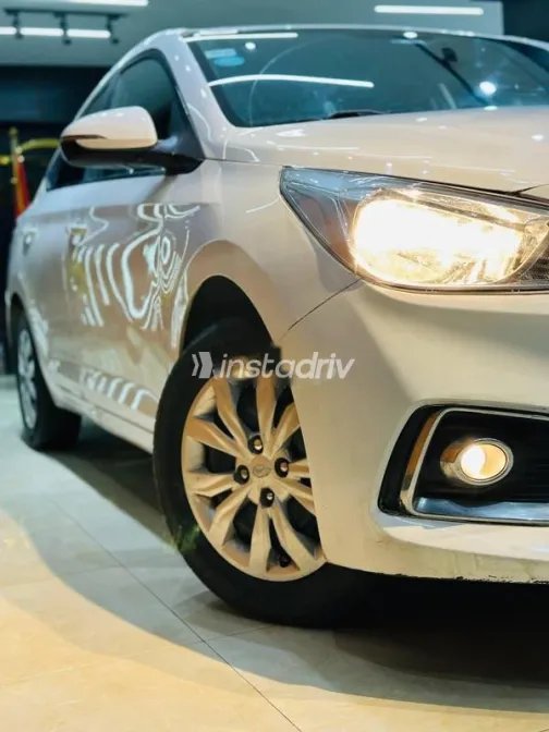 Hyundai Accent RB 2020 White Used for Sale - 3