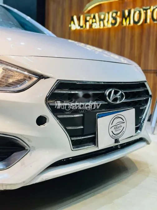Hyundai Accent RB 2020 White Used for Sale - 6