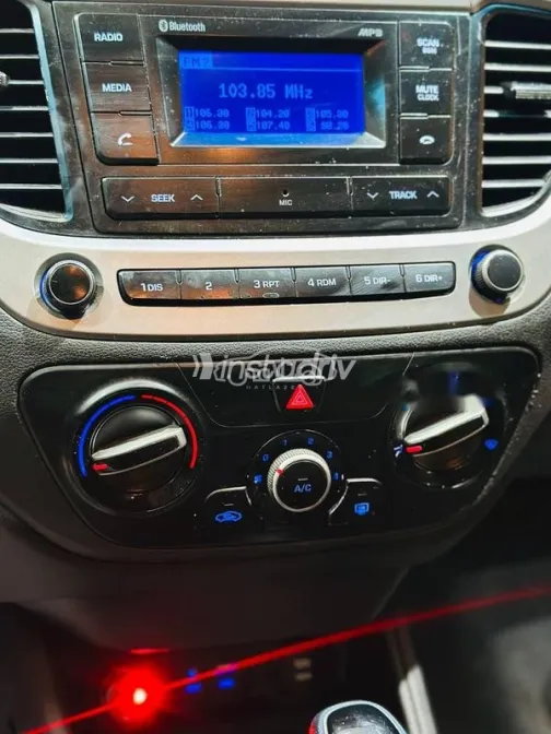 Hyundai Accent RB 2020 White Used for Sale - 9