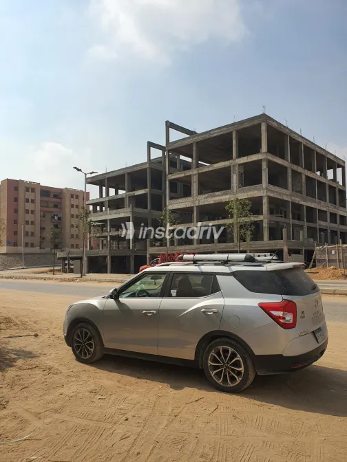 سانج يونج تيفولى 2019 أبيض مستعملة للبيع - 2