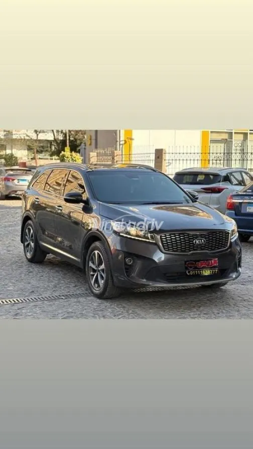 كيا سورينتو 2020 أسود مستعملة للبيع - 3