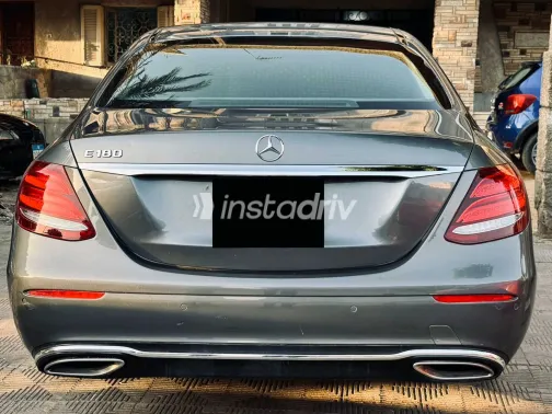 Mercedes E 180 2018 White Used for Sale - 10
