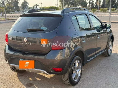 رينو سانديرو  ( ستيب  واى ) 2022 رمادي مستعملة للبيع - 5