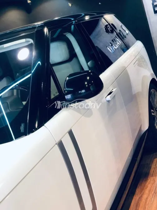 Land Rover Range Rover Vogue 2023 White Used for Sale - 3