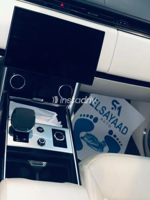 Land Rover Range Rover Vogue 2023 White Used for Sale - 7