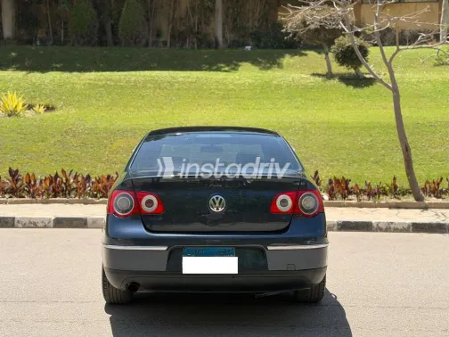 Volkswagen Passat 2006 Dark Blue Used for Sale - 2