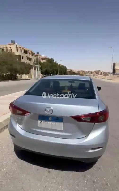 مازدا 3 2019 أبيض مستعملة للبيع - 2