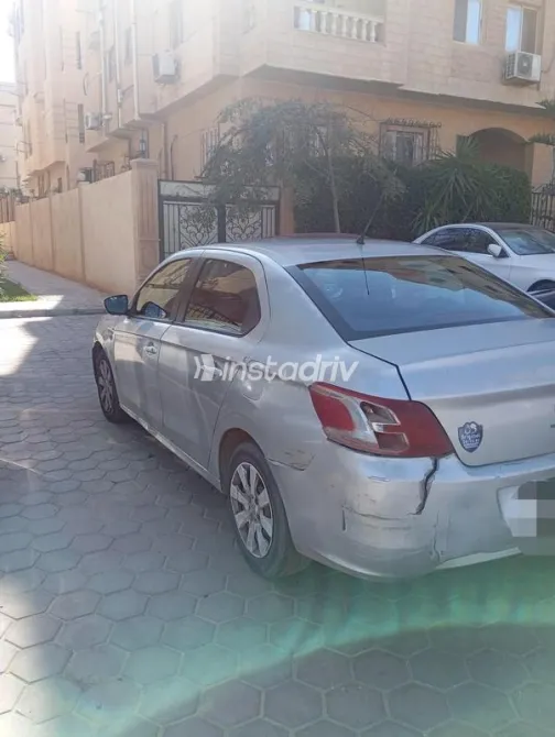 بيجو 301 2014 فضي مستعملة للبيع - 1
