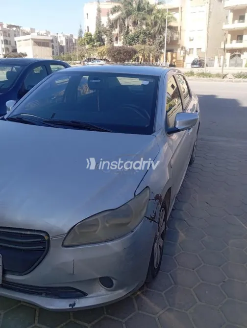 بيجو 301 2014 فضي مستعملة للبيع - 6
