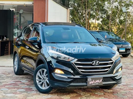 Hyundai Tucson 2017 White Used for Sale - 5