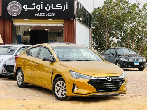Hyundai Elantra AD 2019 White Used for Sale - 1