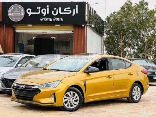 Hyundai Elantra AD 2019 White Used for Sale - 4