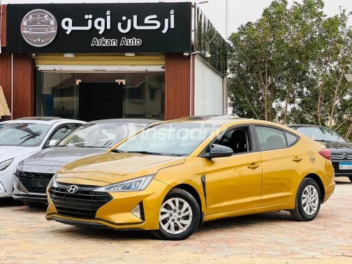 Hyundai Elantra AD 2019 White Used for Sale - 6