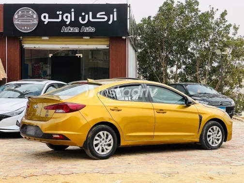 Hyundai Elantra AD 2019 White Used for Sale - 8