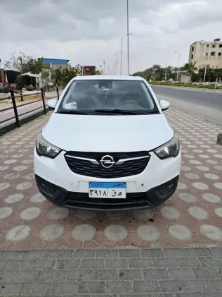 اوبل كروس لاند 2018 أبيض مستعملة للبيع