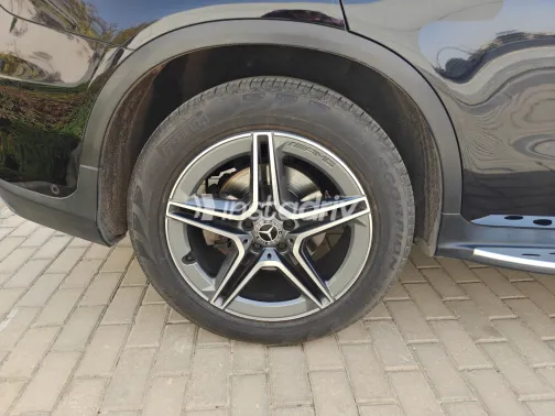 مرسيدس GLC 200 2020 أسود مستعملة للبيع - 1