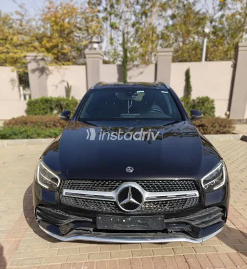 مرسيدس GLC 200 2020 أسود مستعملة للبيع - 4