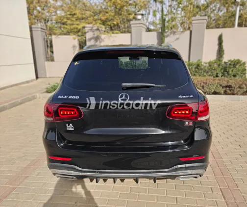 مرسيدس GLC 200 2020 أسود مستعملة للبيع - 5