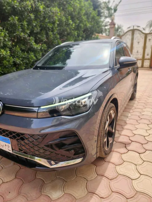 Volkswagen Tiguan 2024 Gray Used for Sale - 6