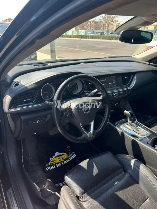 Opel Insignia 2018 White Used for Sale - 1
