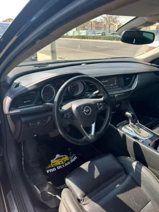 Opel Insignia 2018 White Used for Sale