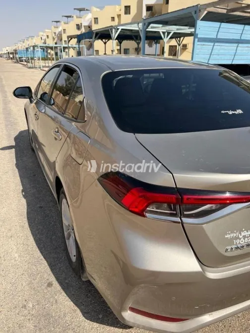 Toyota Corolla 2021 White Used for Sale - 3