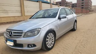 مرسيدس C 200 2009 فضي مستعملة للبيع