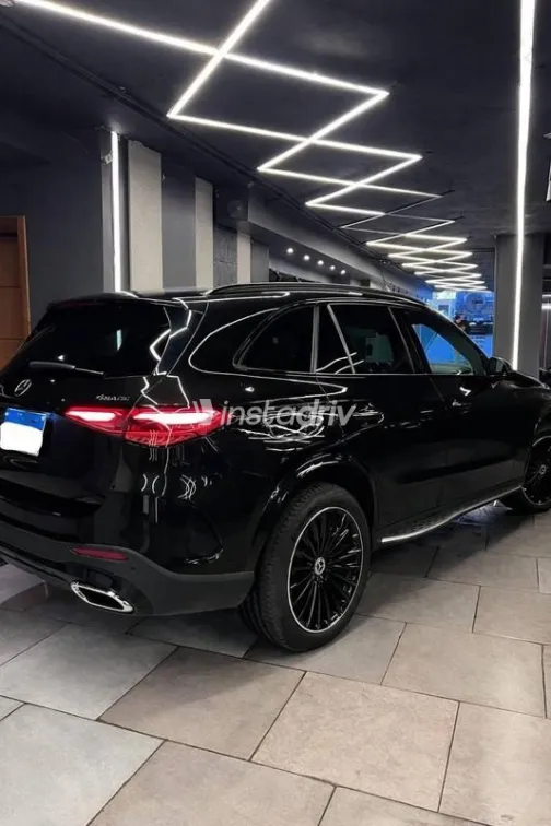 مرسيدس GLC 200 2025 أسود مستعملة للبيع - 4