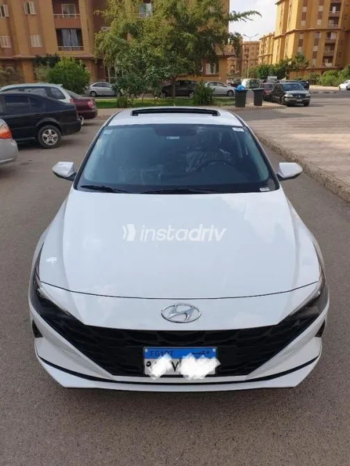 Hyundai Elantra CN7 2021 White Used for Sale - 3