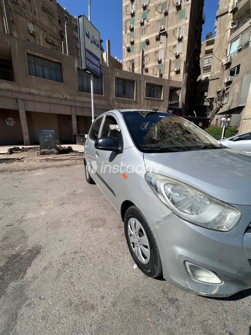 هيونداي I10 2013 فضي مستعملة للبيع - 5