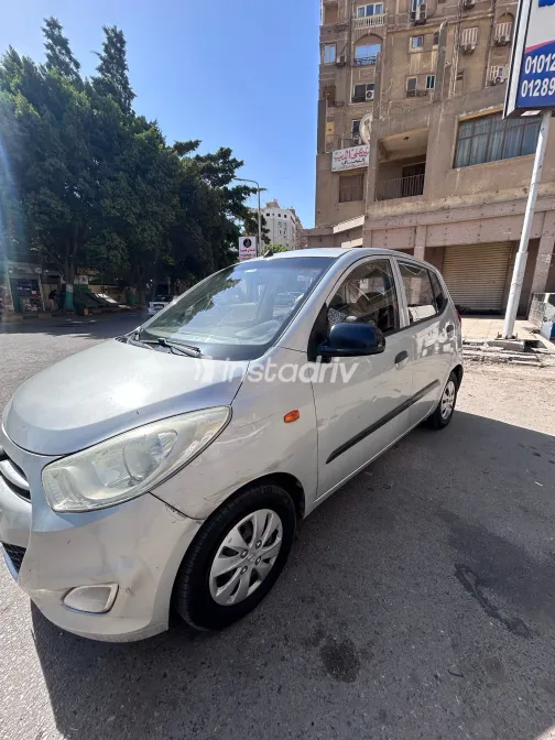 هيونداي I10 2013 فضي مستعملة للبيع - 10