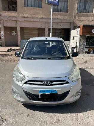 هيونداي I10 2013 فضي مستعملة للبيع