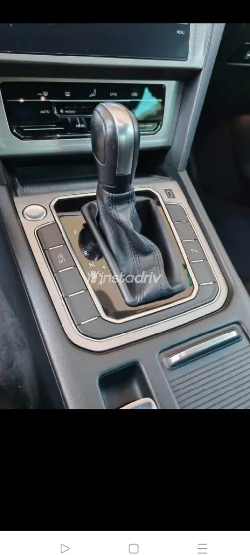 Volkswagen Passat 2021 Silver Used for Sale - 1