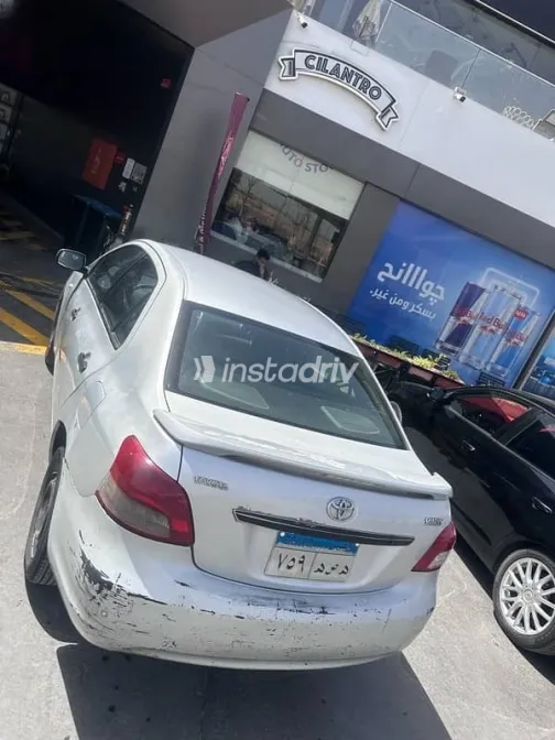 Toyota Yaris 2008 White Used for Sale - 9