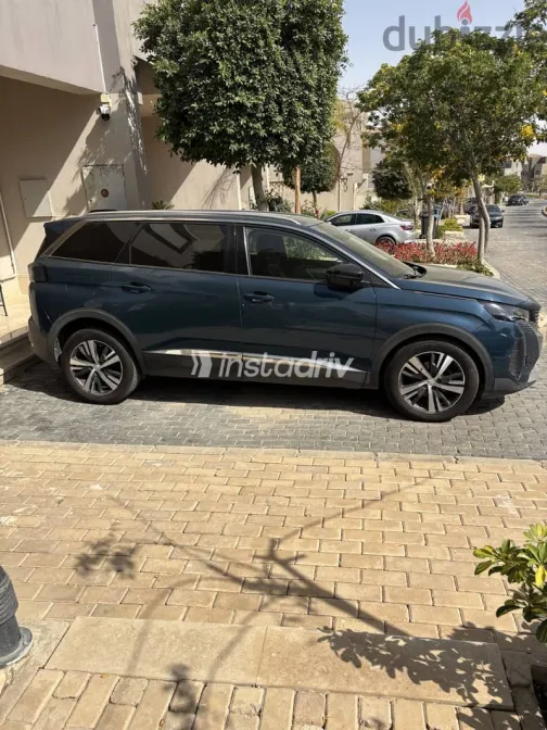 بيجو 5008 2022 أزرق غامق مستعملة للبيع - 6