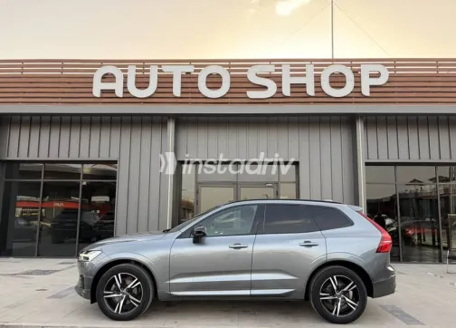 Volvo XC60 2021 Gray Used for Sale - 3
