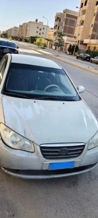 هيونداي إلنترا اتش دى 2010 فضي مستعملة للبيع