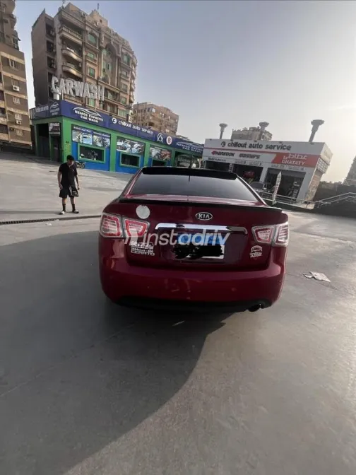 Kia Cerato 2010 Red Used for Sale - 3