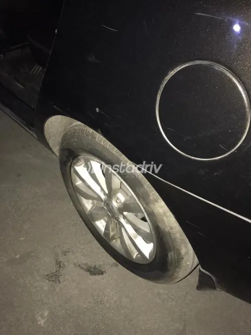 Kia Carens 2012 Black Used for Sale - 3