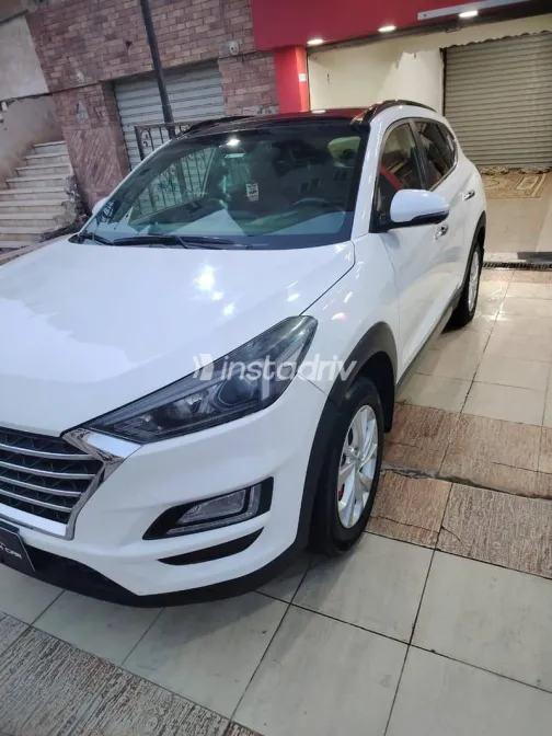 Hyundai Tucson 2019 White Used for Sale - 2