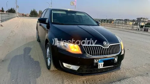 سكودا اوكتافيا 2015 أسود مستعملة للبيع - 1