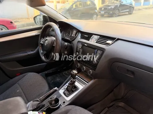 سكودا اوكتافيا 2015 أسود مستعملة للبيع - 7