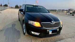 سكودا اوكتافيا 2015 أسود مستعملة للبيع