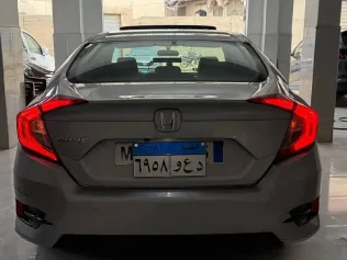 هوندا سيفك 2020 فضي مستعملة للبيع