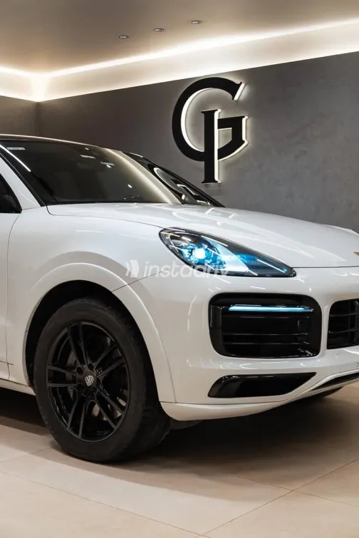 Porsche Cayenne 2020 White Used for Sale - 3