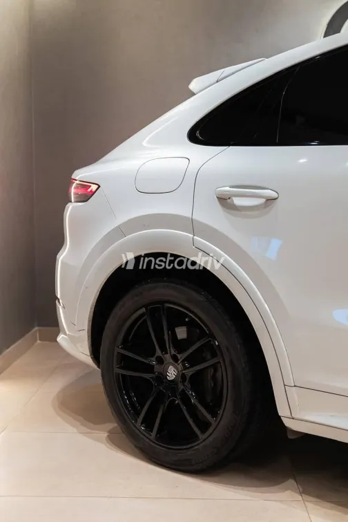 Porsche Cayenne 2020 White Used for Sale - 5