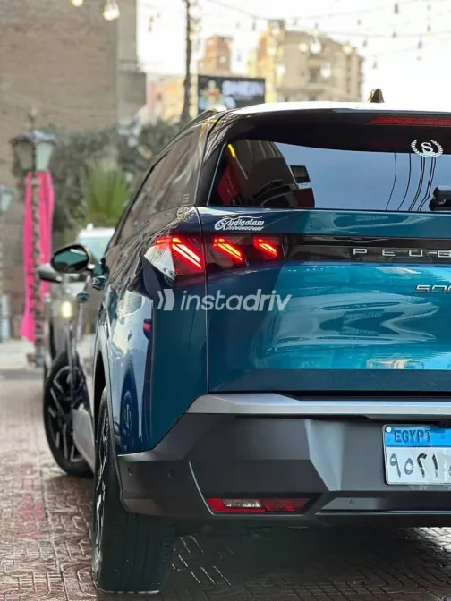 بيجو 5008 2026 أزرق غامق مستعملة للبيع - 5